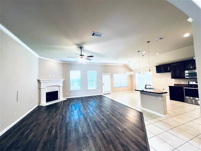 Building Photo - 217 Creekwood Dr