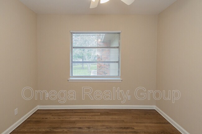 Building Photo - 1861 Gillespie Dr