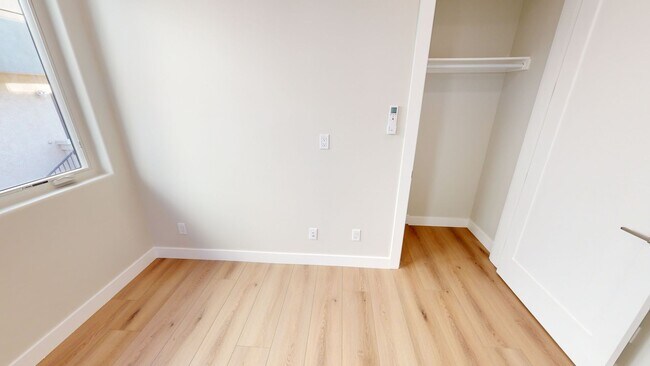 Building Photo - 212-214 IB Blvd.