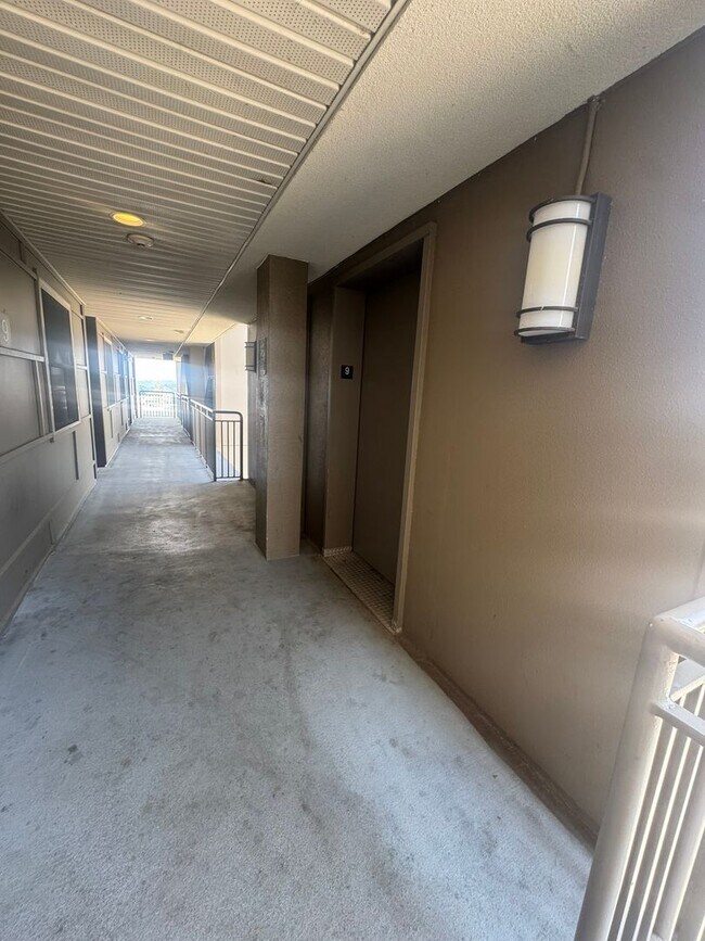 Building Photo - Lake Plaza: Available for EARLY MOVE-IN as...