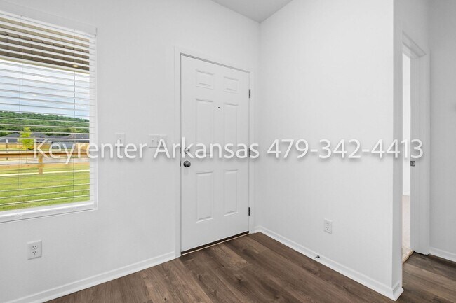 Building Photo - Stunning Newer Construction in Fayetteville!