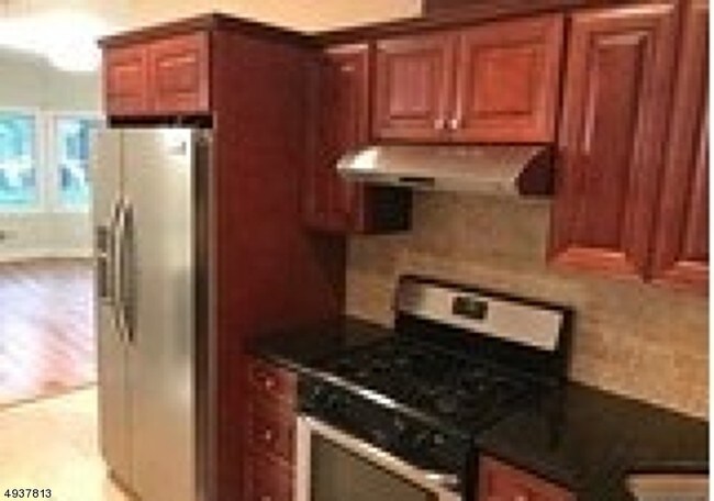 Building Photo - 106 3rd Ave