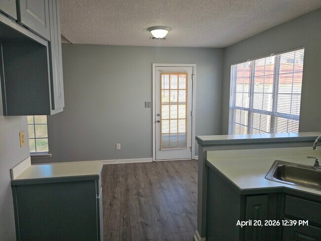 Building Photo - 6633 Biscayne