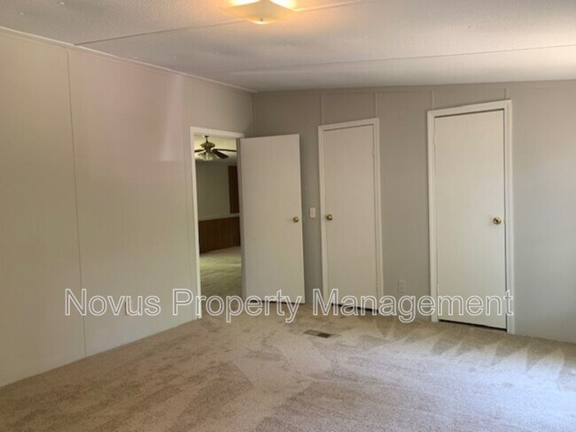 Building Photo - 221 Oakleigh Dr