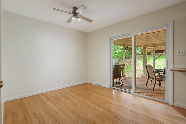Building Photo - 3-Bedroom Home in North AVL with Studio an...