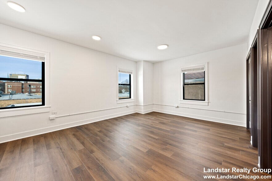 Building Photo - 1241 Chicago Ave