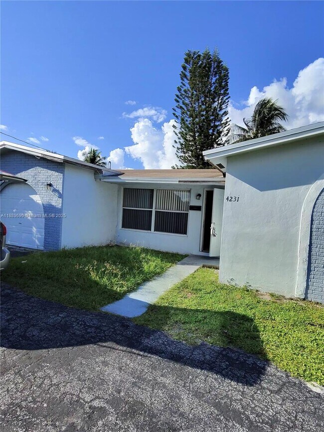 Primary Photo - 4231 NW 27th St