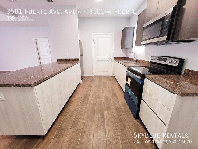 Building Photo - 3501 Fuerte Ave