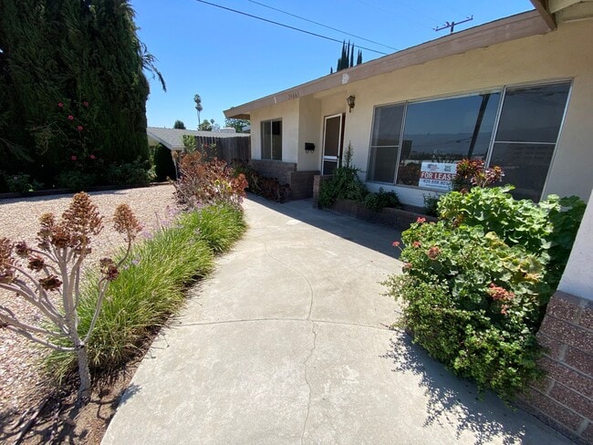 Building Photo - Spacious Home in Blue Zone Loma Linda!