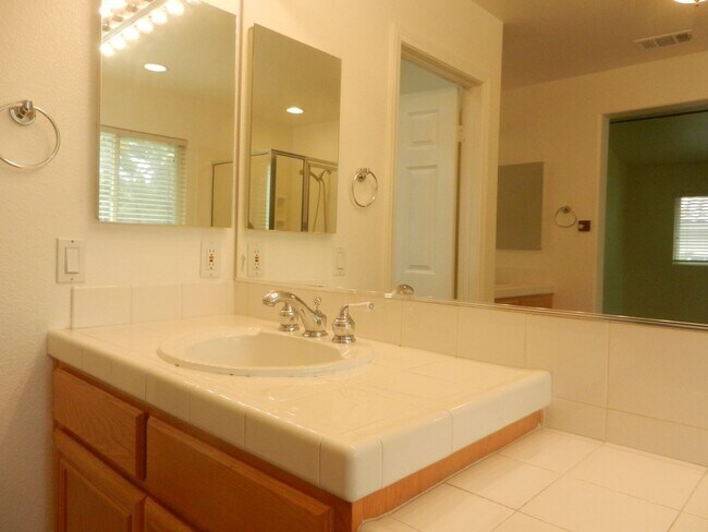 Building Photo - 3211 Rancho Quartillo