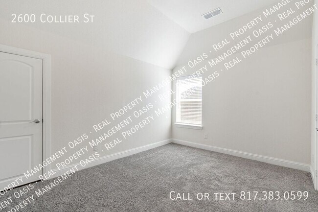 Building Photo - 2600 Collier St