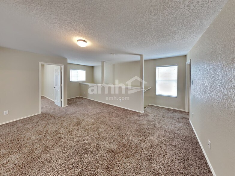 Building Photo - 3739 Hideaway Grn