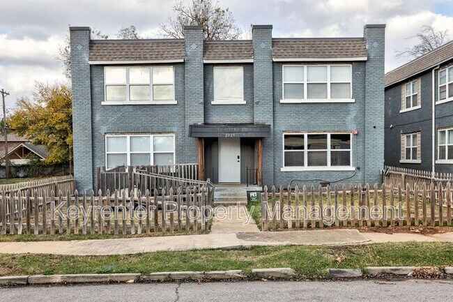 Building Photo - 2325 NW 12th St