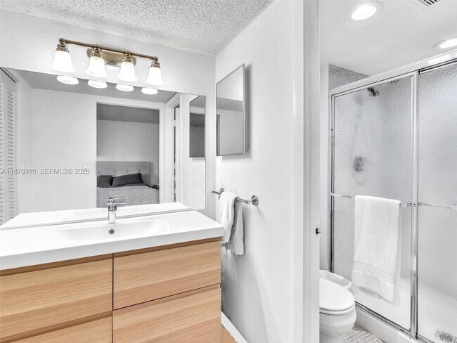 Building Photo - 20401 NE 30th Ave