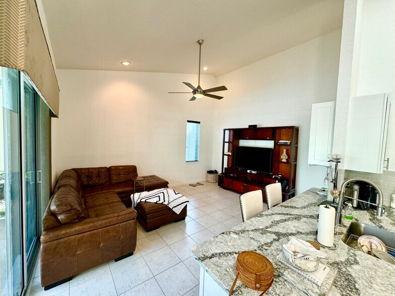 Building Photo - 5316 NW 57th Way