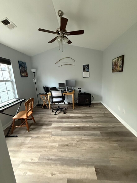 Building Photo - 3781 Winborne Ln