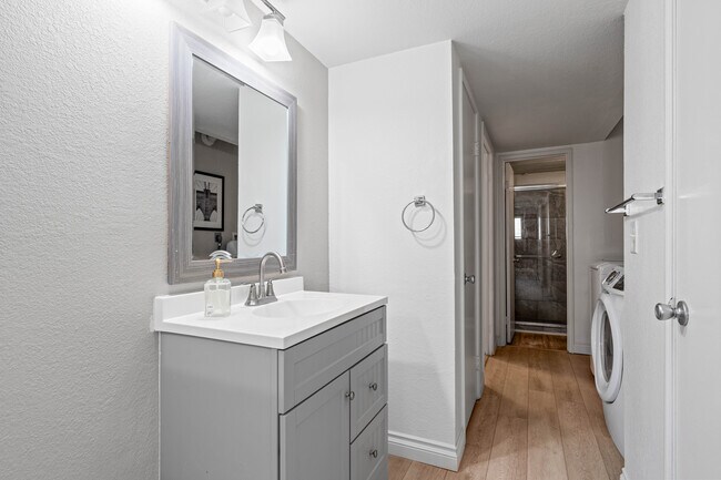 Building Photo - 10655 Lemon Ave