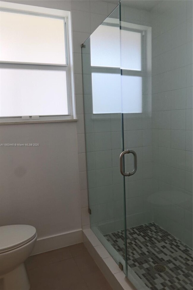 Building Photo - 555 E Dania Beach Blvd