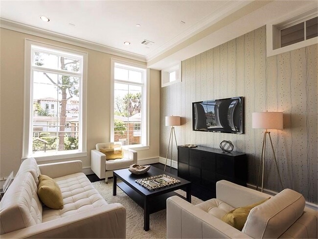 Building Photo - 1208 Bartlett St