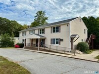 Building Photo - 14 Fairway Dr