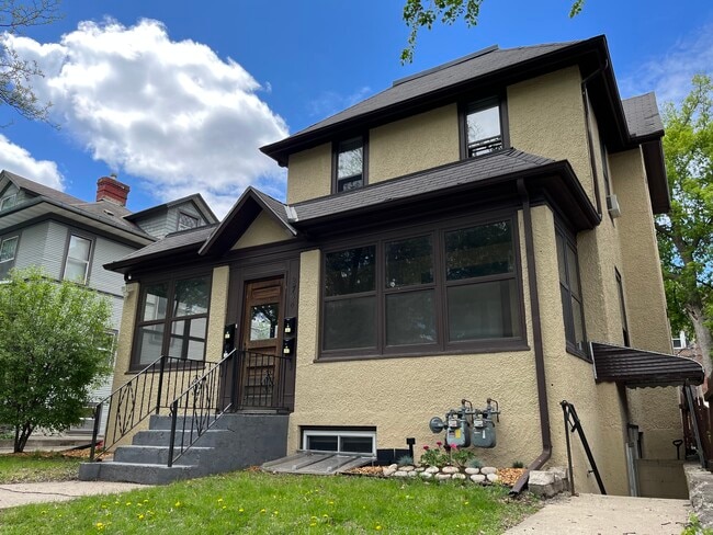 Building Photo - 2744 Fremont Ave S