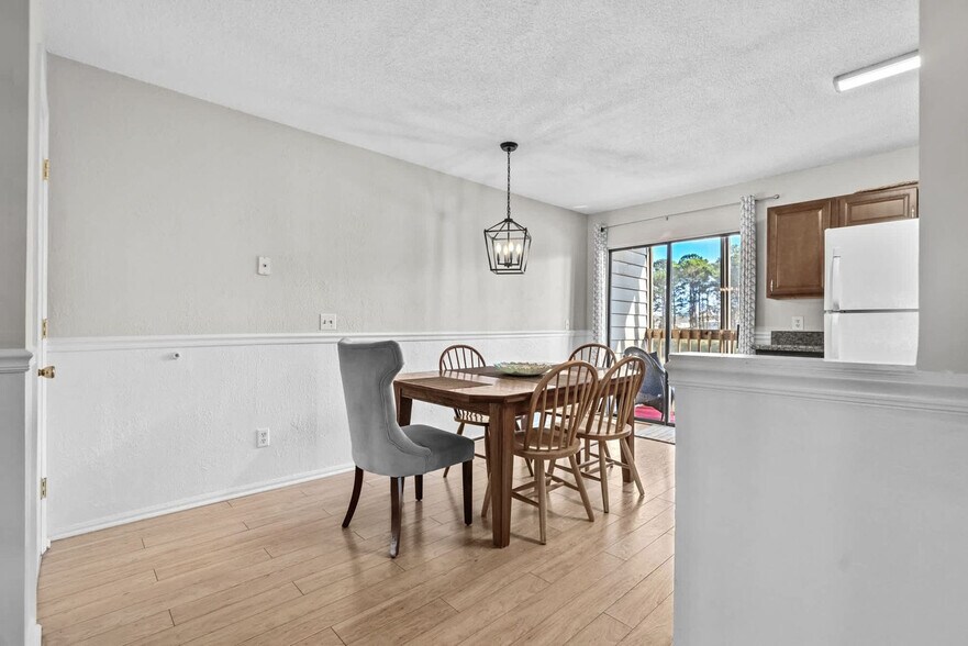Building Photo - 2535 Great Scott Dr