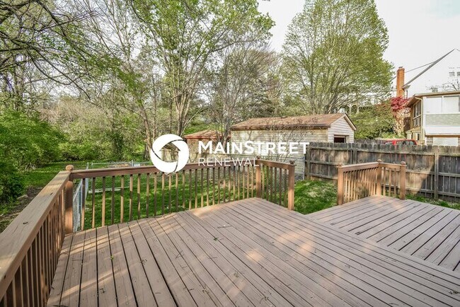 Building Photo - 3 Bedroom Pet-Friendly Home in Louisville,...