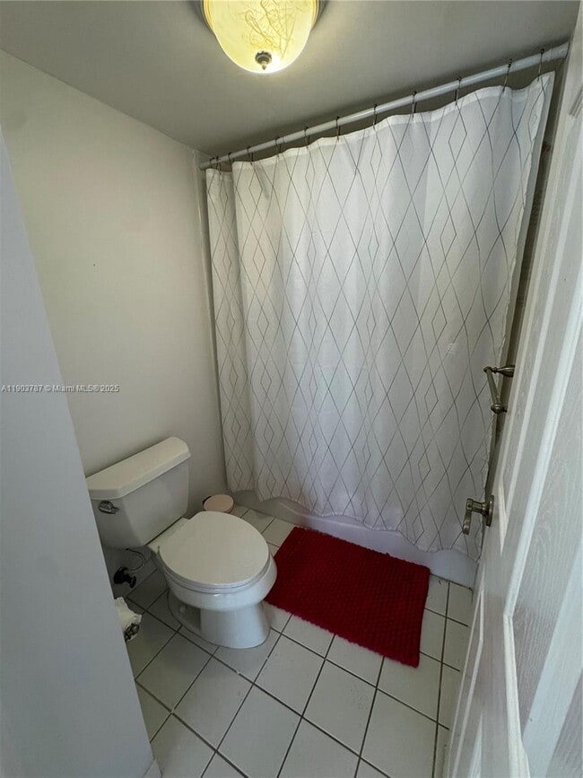 Building Photo - 18061 Biscayne Blvd