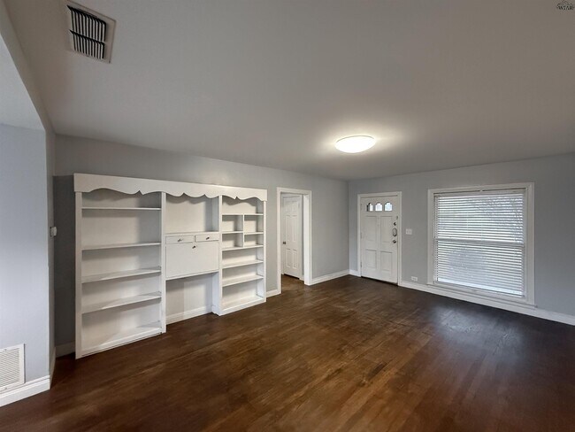 Building Photo - 2214 Piedmont Pl