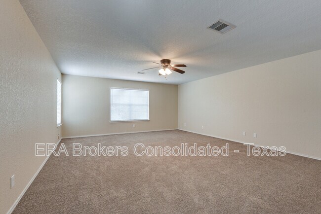 Building Photo - 16734 Basin Oak