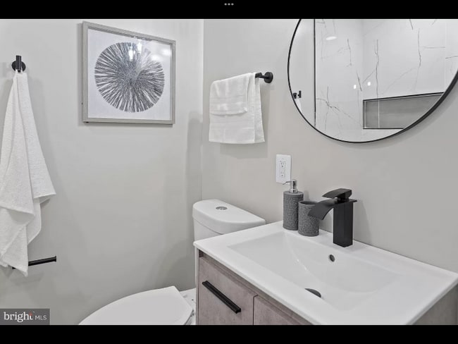 Building Photo - 9817 Inglemere Dr
