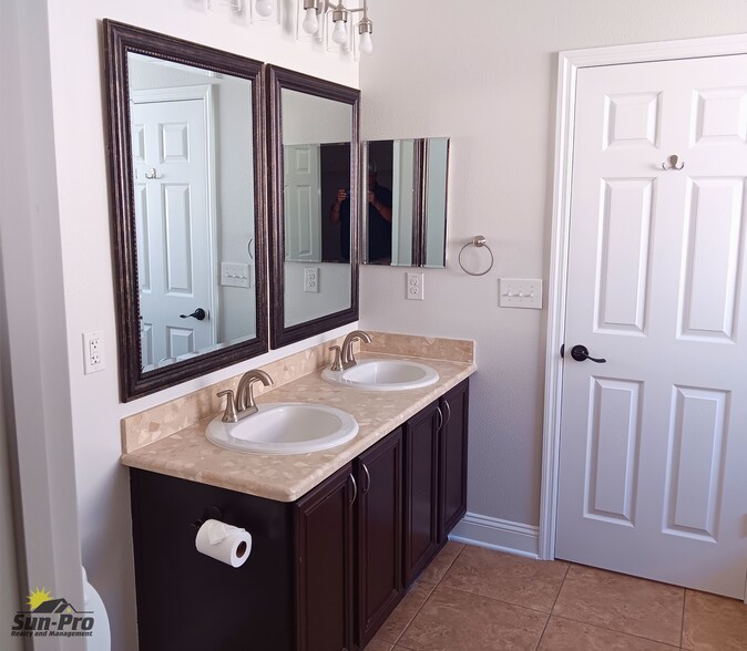 Building Photo - 117 Prestwick Grande Dr