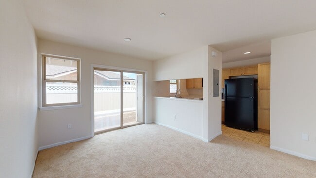 Building Photo - 262 Kahoma Village Loop