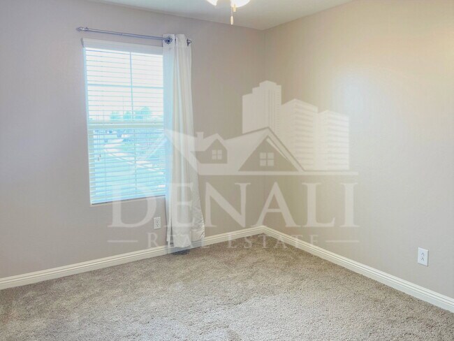 Building Photo - 7826 S Peppertree Dr