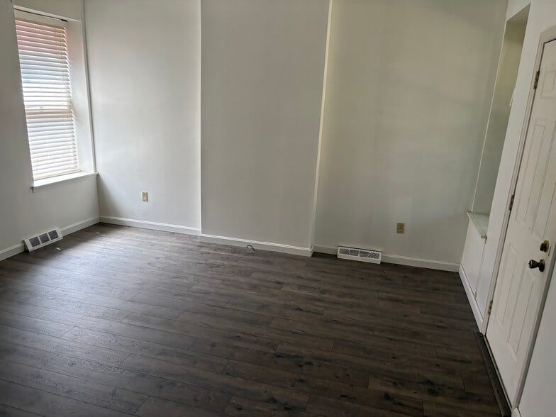 Building Photo - 306 Jacksonia St
