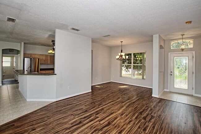 Building Photo - Spacious Home in Isles of Bellalago