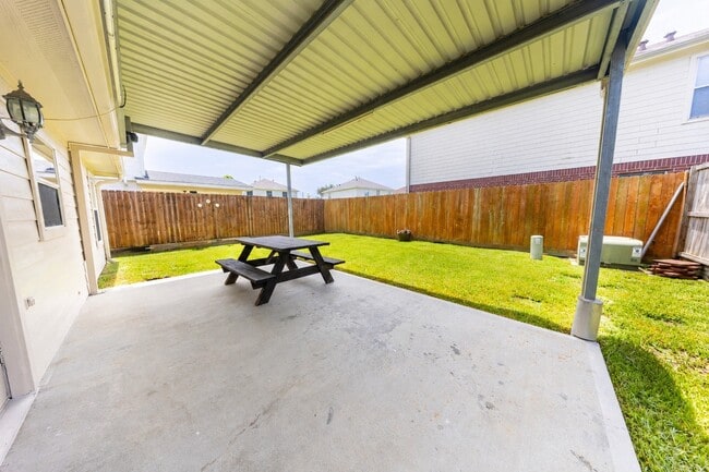 Building Photo - 15406 Apple Bloom Way