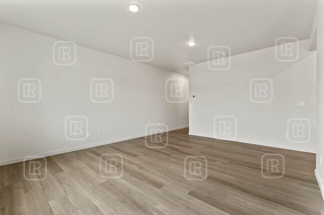 Building Photo - 309 S Grady Rd