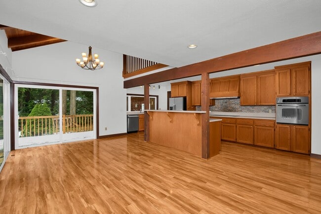 Building Photo - Private 4 Bedroom Retreat on 5-Acres Cottage Lake