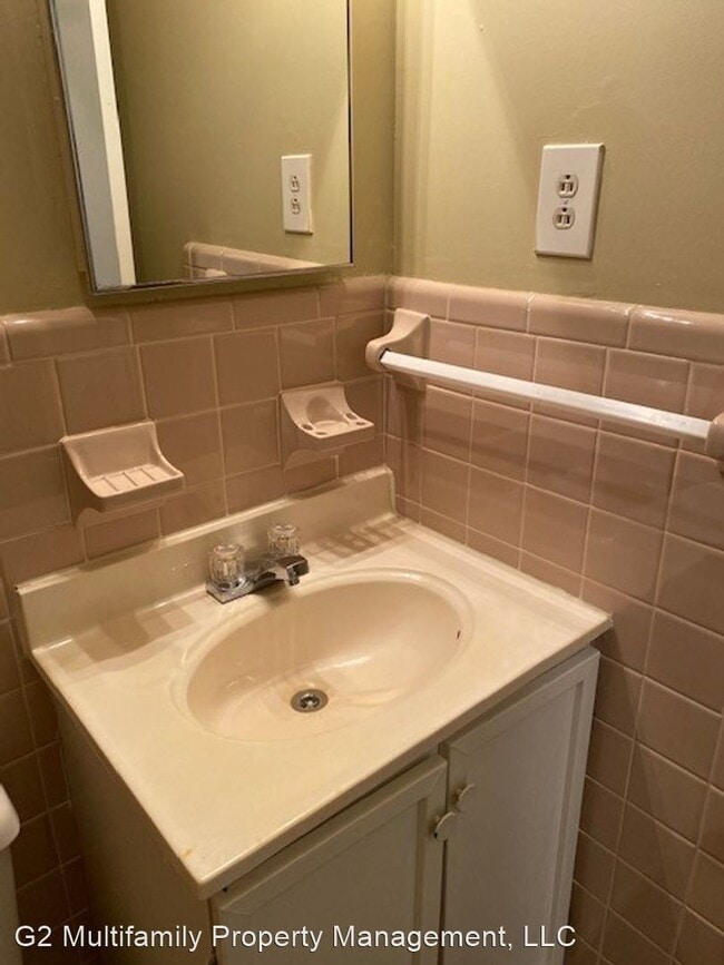 Building Photo - 1000 Arrowhead Trail