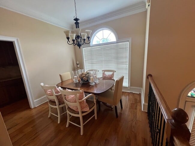 Building Photo - 2 bed 2.5 Condo- Great Location!