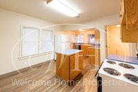 Building Photo - Cozy 3 Bedroom Home With Newer Flooring & Paint