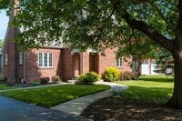 Building Photo - Large 4 bedroom Home for Rent