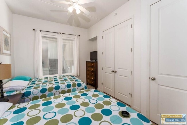 Building Photo - 5909 Padre Blvd