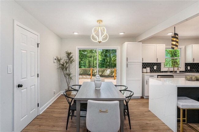 Building Photo - 2794 Mitchell Dr