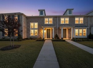 Building Photo - 8876 Samara St
