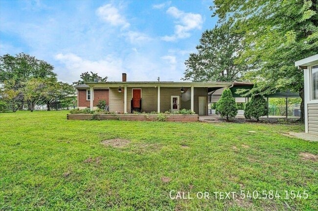 Building Photo - 5001 Hildebrand Rd NW