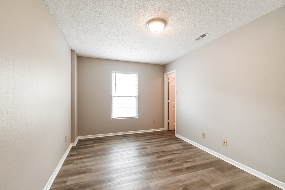 Building Photo - 14390 Black Farm Dr