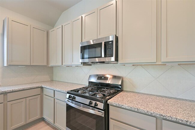 Building Photo - 3918 Sugardale St