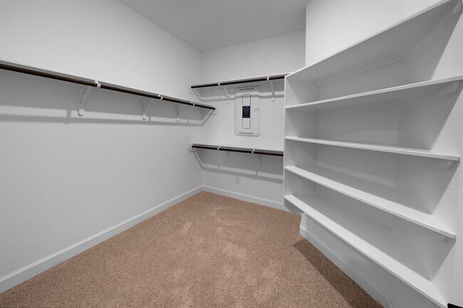 Building Photo - 6111 White Spruce Dr